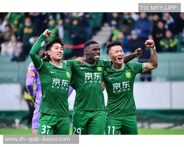 有人浅笑庆祝,有人伤感离场,国安队的2025赛季就此闭幕 有人浅笑庆祝,有人伤感离场,国安队的2025赛季就此闭幕